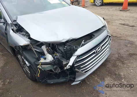 2017 Hyundai Elantra Se из США, поврежденный, VIN 5NPD84LF3HH014278